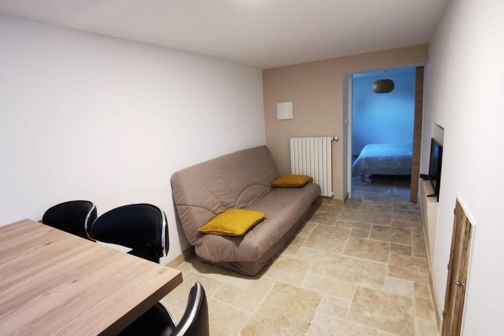 Апартаменты La Casita Сент-Этьен-дю-Грес Экстерьер фото